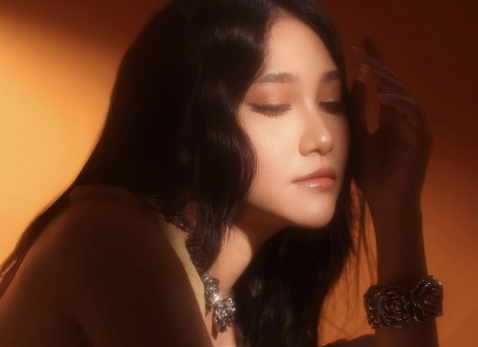Penyanyi Pop Rilis Single Baru Jadi Hits Dunia Musik