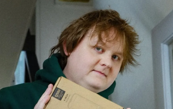 Review Makna Lagu Someone You Loved: Cinta yang Hilang