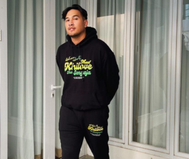 Makna Lagu Khilaf - Adrian Khalif