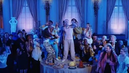 Review Makna Lagu Yummy: Manis yang Menggoda